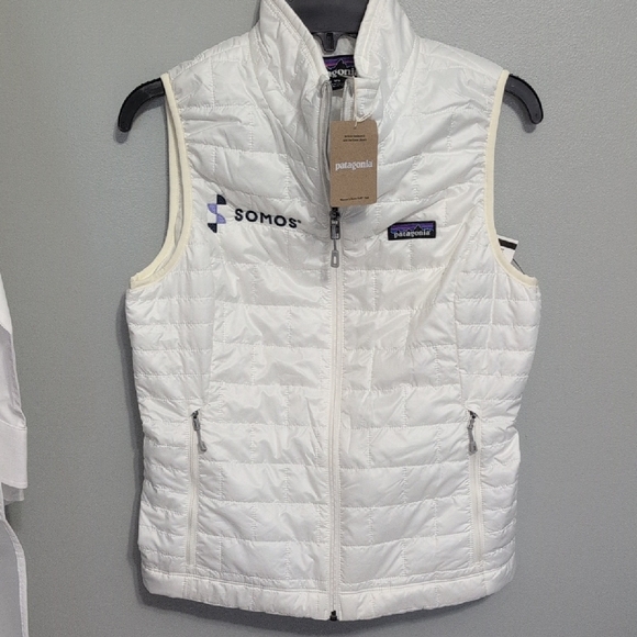 Patagonia Jackets & Blazers - Women's Patagonia White Quilted Vest with SOMOS Embroidery Small